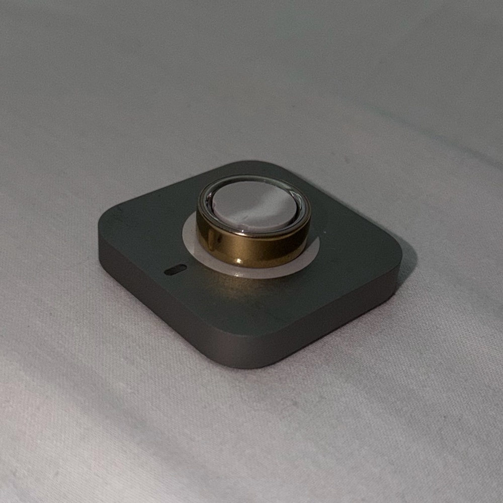 Oura ring 4 gold size 7